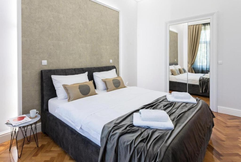 Lux Center With Private Parking *