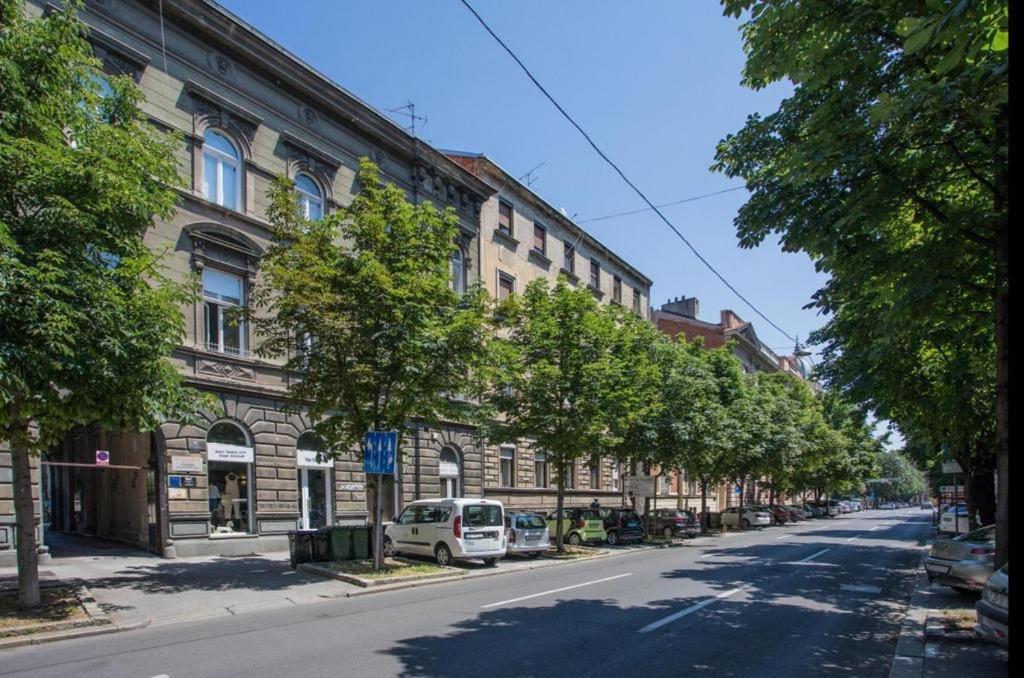 Lux Center With Private Parking Appartamento Zagabria