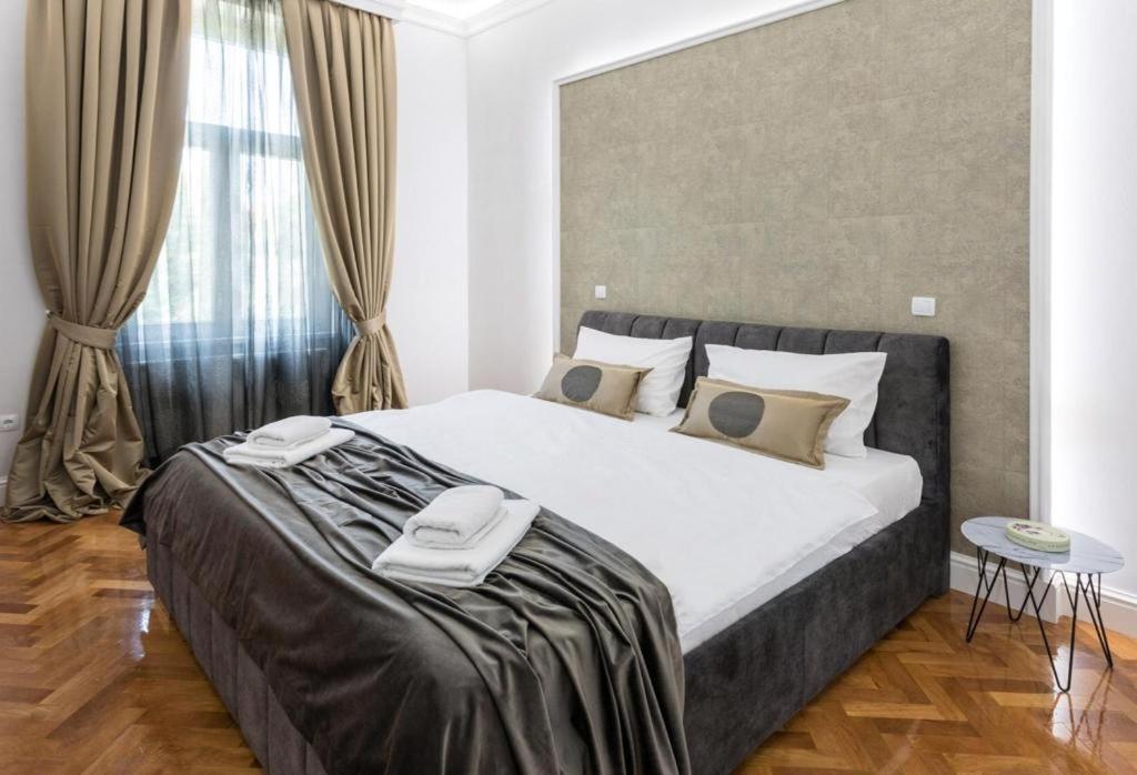 Appartamento Lux Center With Private Parking Zagabria